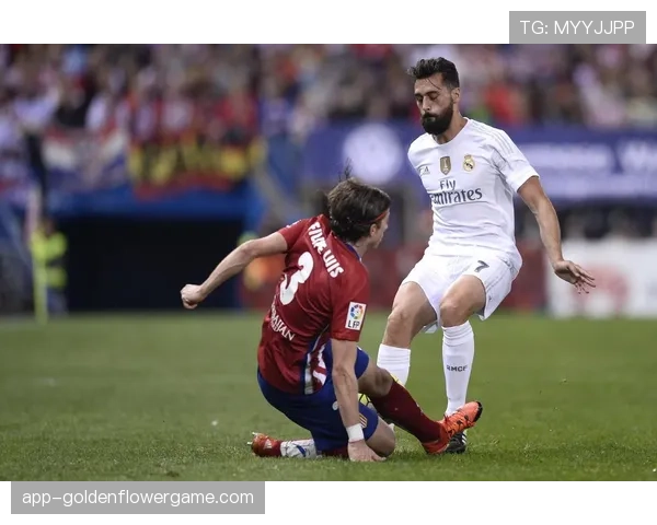 皇马球员劳尔-阿森西奥回应上场疑问，表示需询问主教练阿韦洛亚